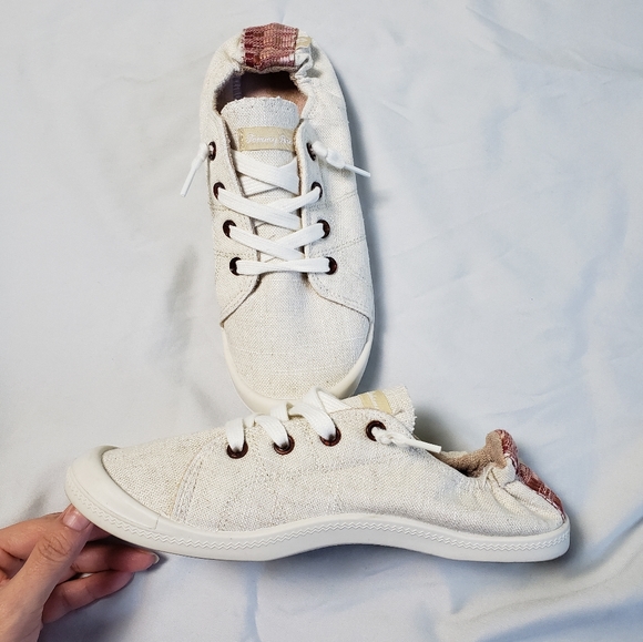 Tommy Bahama Linen Slip Ons - Picture 5 of 7